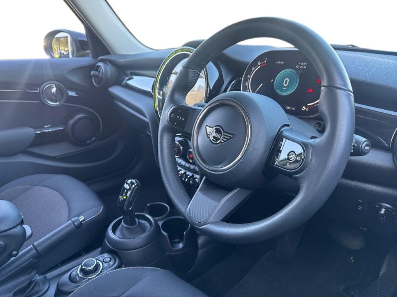 2023 (73) MINI HATCHBACK 1.5 Cooper Classic 5dr 5318736