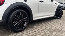 2022 (72) MINI HATCHBACK 2.0 Cooper S Sport 3dr Auto 5291216