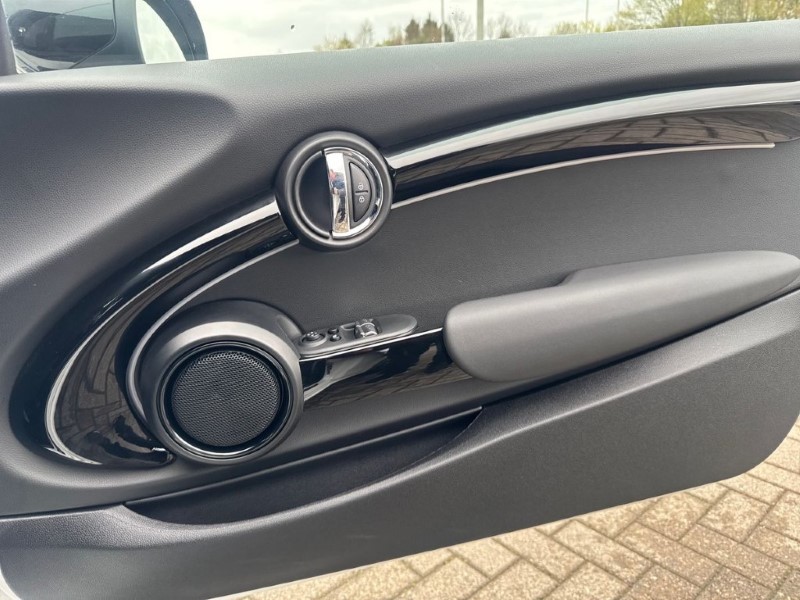 2022 (72) MINI HATCHBACK 2.0 Cooper S Sport 3dr Auto 5291191