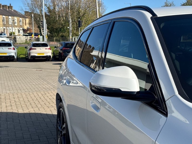 2025 (25) BMW iX1 150kW eDrive20 M Sport 65kWh 5dr Auto 5321396