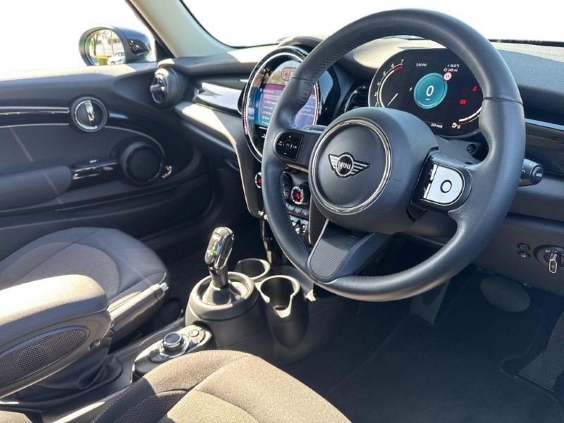 2023 (73) MINI HATCHBACK 1.5 Cooper Classic 3dr Auto 5330900