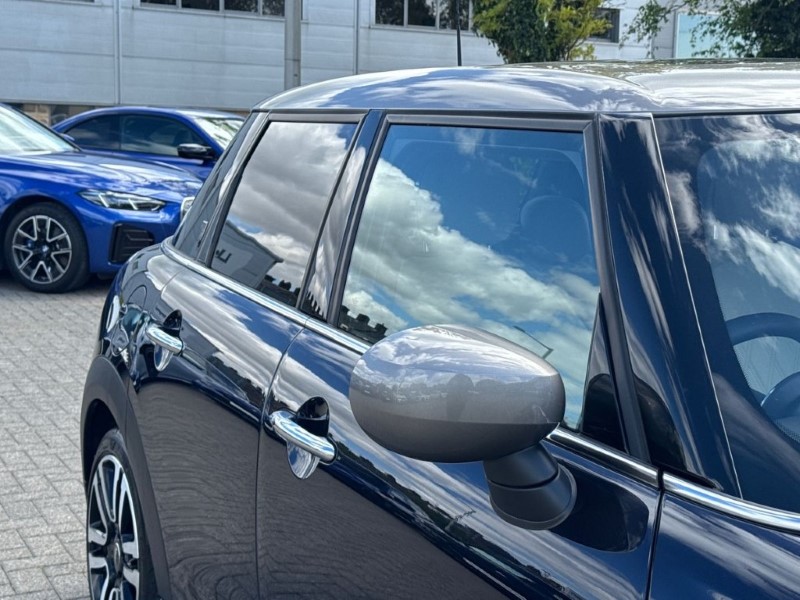 2023 (23) MINI HATCHBACK 1.5 Cooper Exclusive Premium Plus 5dr Auto 5391751