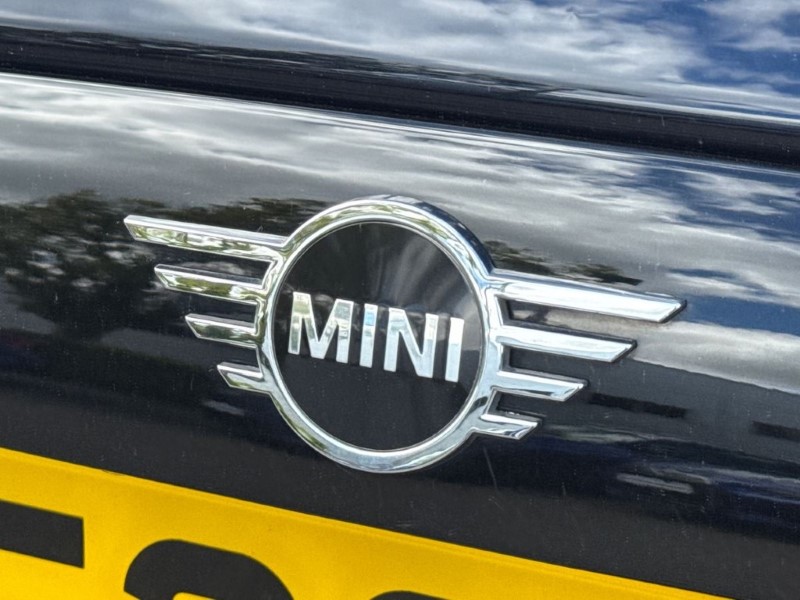 2023 (23) MINI HATCHBACK 1.5 Cooper Exclusive Premium Plus 5dr Auto 5391747