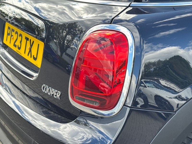 2023 (23) MINI HATCHBACK 1.5 Cooper Exclusive Premium Plus 5dr Auto 5391749
