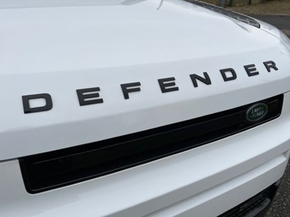 2022 (22) LAND ROVER DEFENDER 3.0 D250 X-Dynamic SE 110 5dr Auto