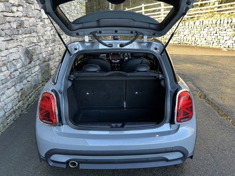 2022 (22) MINI HATCHBACK 1.5 Cooper Exclusive 3dr 5335601