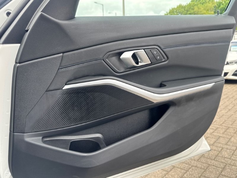 2025 (25) BMW 3 SERIES 320i M Sport 4dr Step Auto 5413795