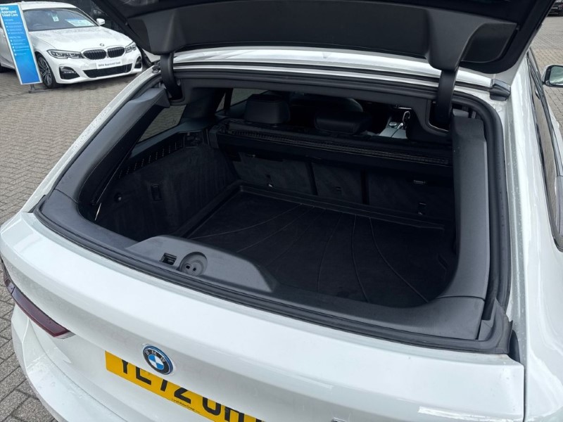 2022 (72) BMW 5 SERIES 530e M Sport 5dr Auto 5387749