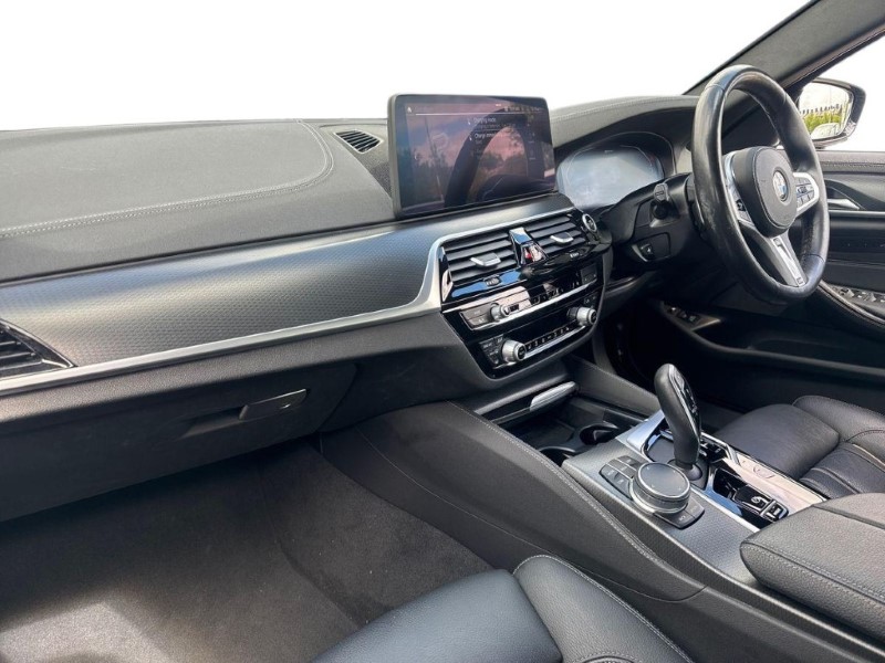 2021 (21) BMW 5 SERIES 530e xDrive M Sport 4dr Auto 5391824