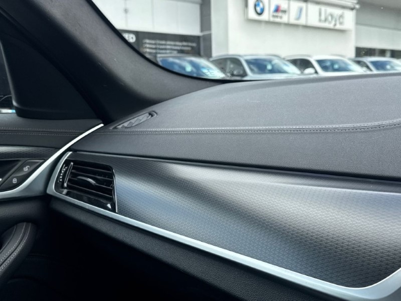 2021 (21) BMW 5 SERIES 530e xDrive M Sport 4dr Auto 5391849