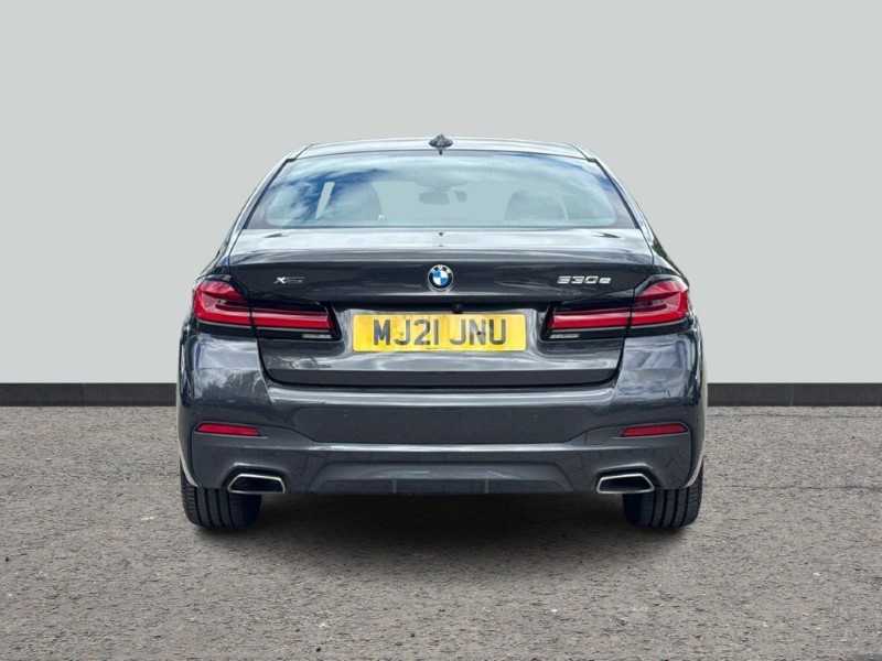 2021 (21) BMW 5 SERIES 530e xDrive M Sport 4dr Auto 5391832