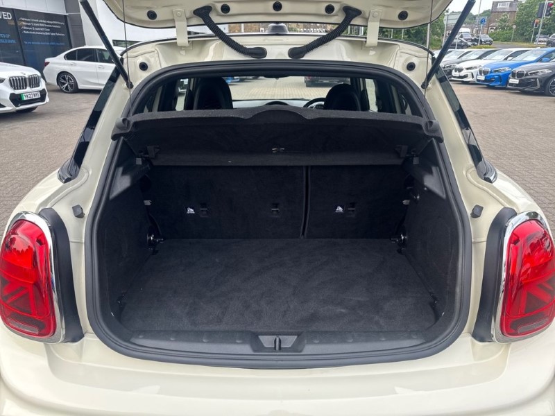 2019 (69) MINI HATCHBACK 1.5 Cooper Sport II 5dr 5447957