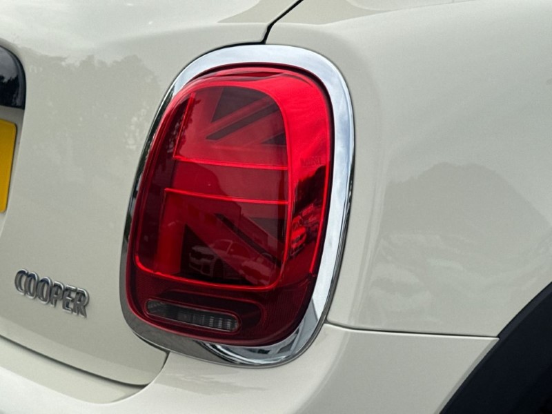 2019 (69) MINI HATCHBACK 1.5 Cooper Sport II 5dr 5447987