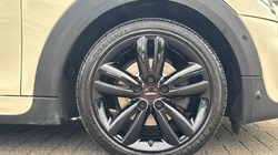 2019 (69) MINI HATCHBACK 1.5 Cooper Sport II 5dr 5447958