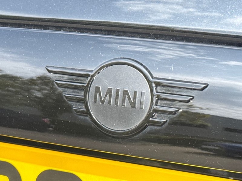 2023 (23) MINI HATCHBACK 1.5 Cooper Sport Premium 5dr Auto 5384381