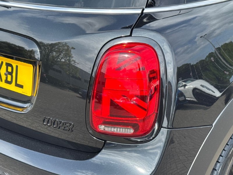 2023 (23) MINI HATCHBACK 1.5 Cooper Sport Premium 5dr Auto 5384383