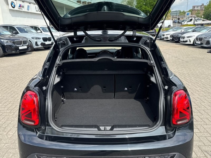 2023 (23) MINI HATCHBACK 1.5 Cooper Sport Premium 5dr Auto 5384352