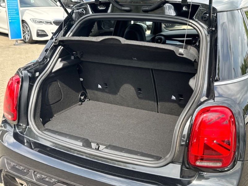 2023 (23) MINI HATCHBACK 1.5 Cooper Sport Premium 5dr Auto 5384376