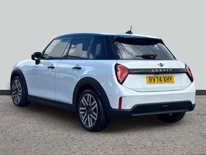 2024 (74) MINI COOPER 1.5 C Classic 5dr Auto