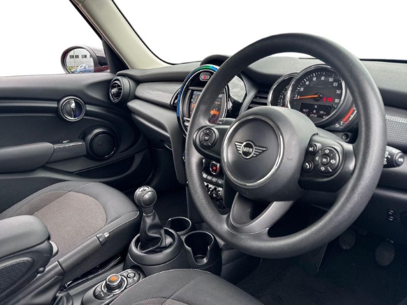 2019 (69) MINI HATCHBACK 1.5 Cooper Classic II 5dr 5480834