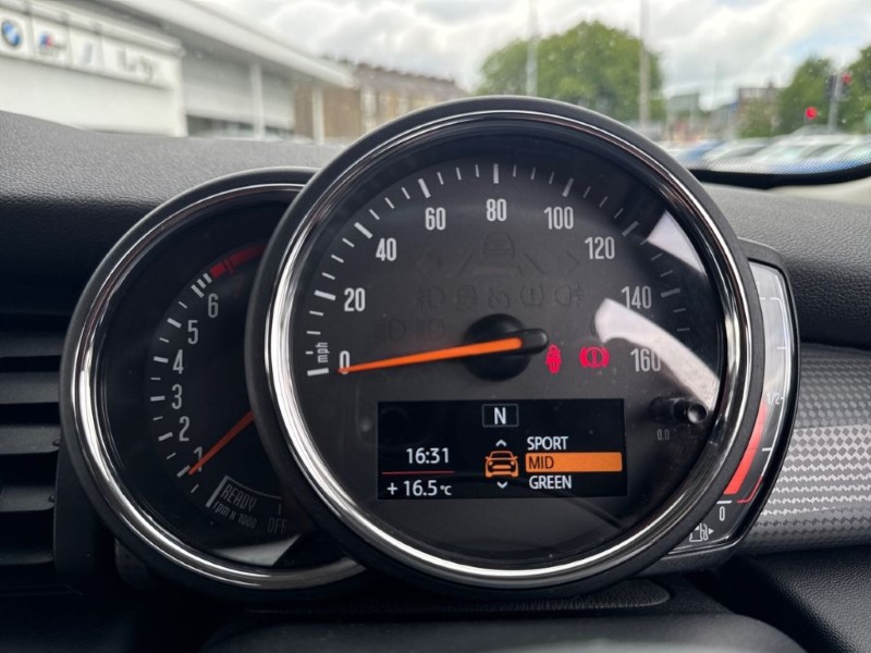 2019 (69) MINI HATCHBACK 1.5 Cooper Classic II 5dr 5480858