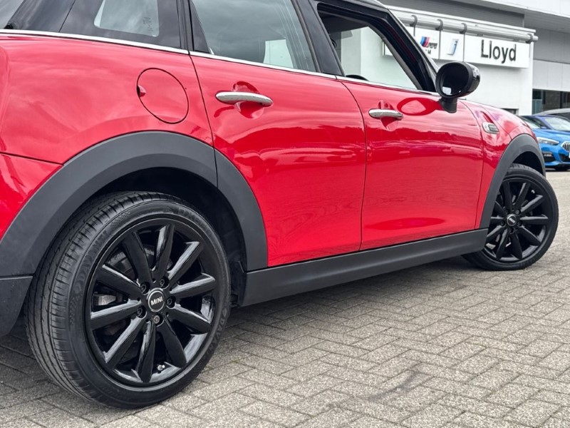 2019 (69) MINI HATCHBACK 1.5 Cooper Classic II 5dr 5480873