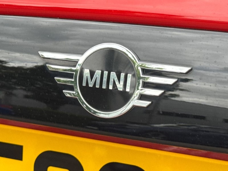 2019 (69) MINI HATCHBACK 1.5 Cooper Classic II 5dr 5480870