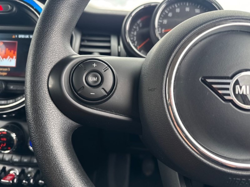 2019 (69) MINI HATCHBACK 1.5 Cooper Classic II 5dr 5480845