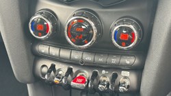 2019 (69) MINI HATCHBACK 1.5 Cooper Classic II 5dr 5480857