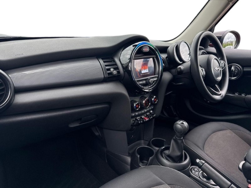 2019 (69) MINI HATCHBACK 1.5 Cooper Classic II 5dr 5480835