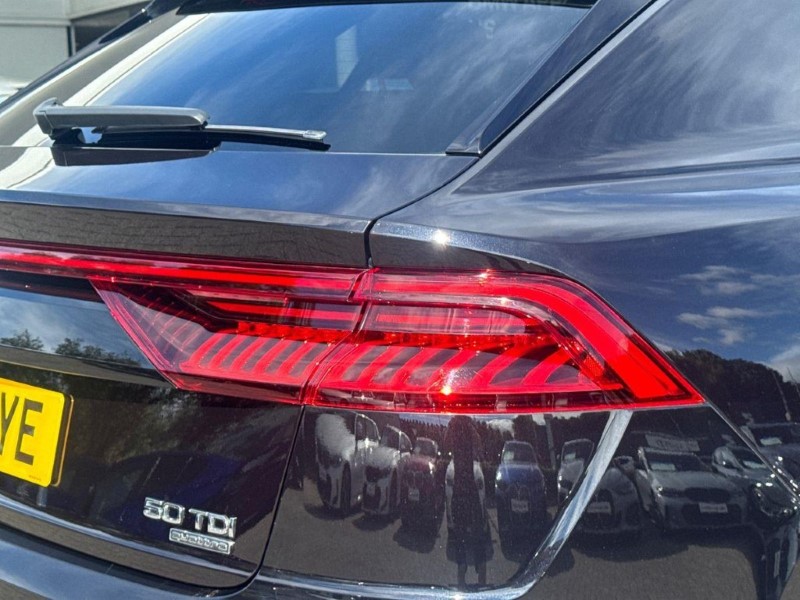2018 (68) AUDI Q8 50 TDI Quattro S Line 5dr Tiptronic 5526150