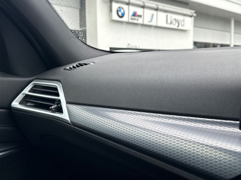 2025 (25) BMW 3 SERIES 320i M Sport 4dr Step Auto 5466045