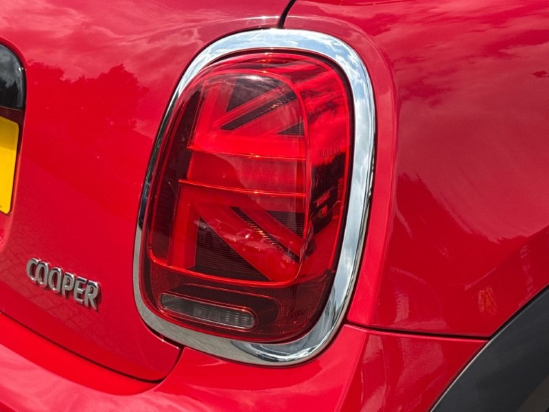 2021 (21) MINI HATCHBACK 1.5 Cooper Classic 3dr 5513497