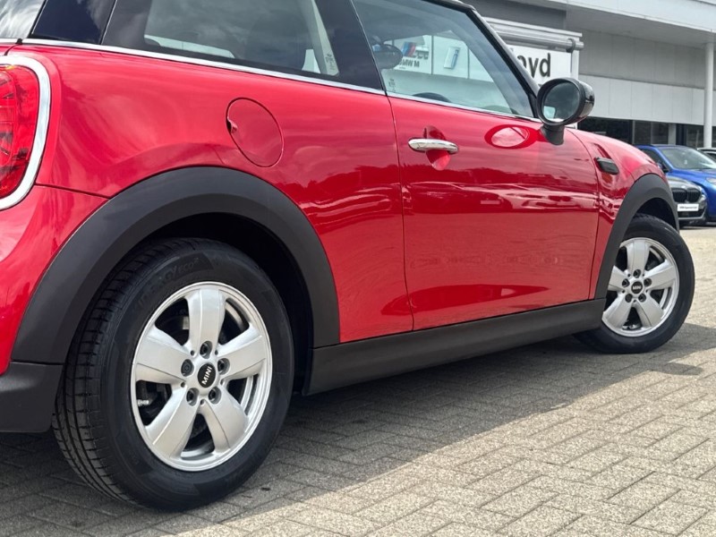 2021 (21) MINI HATCHBACK 1.5 Cooper Classic 3dr 5513498