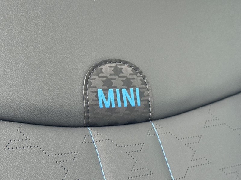 2025 (75) MINI COOPER 1.5 C Classic 3dr Auto 5507340