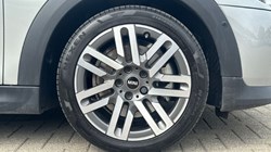 2025 (75) MINI COOPER 1.5 C Classic 3dr Auto 5507314
