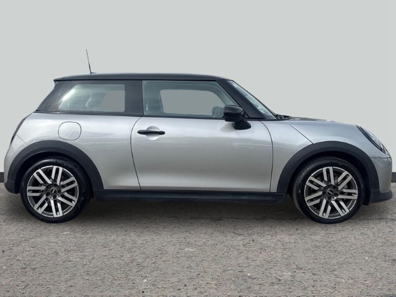 2025 (75) MINI COOPER 1.5 C Classic 3dr Auto 5507303