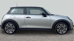 2025 (75) MINI COOPER 1.5 C Classic 3dr Auto 5507303