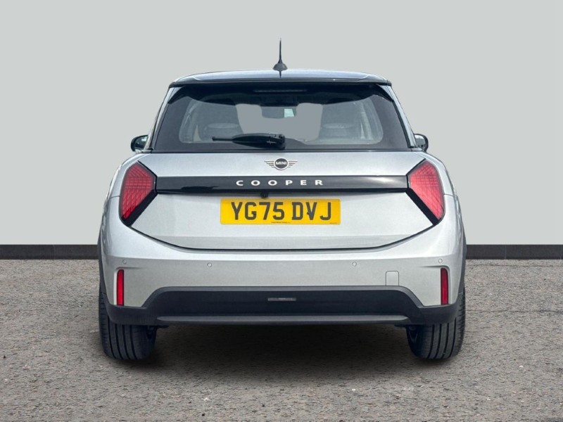 2025 (75) MINI COOPER 1.5 C Classic 3dr Auto 5507315