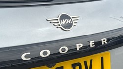 2025 (75) MINI COOPER 1.5 C Classic 3dr Auto 5507343