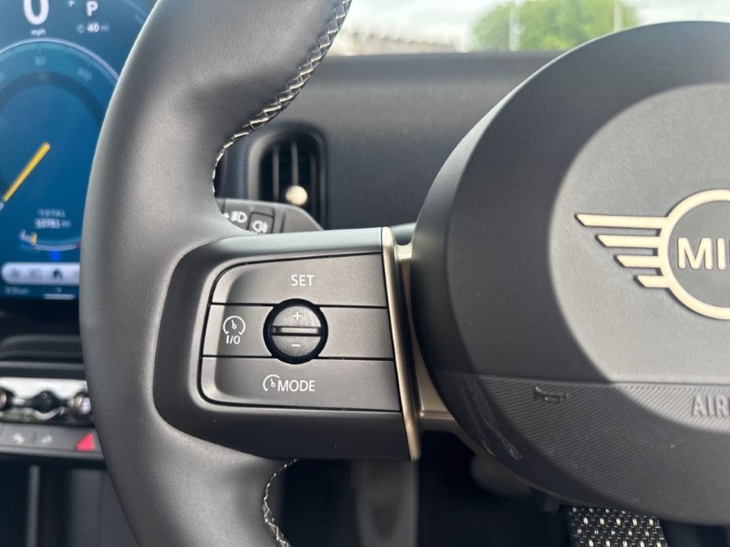 2025 (75) MINI COOPER 1.5 C Classic 3dr Auto 5507317