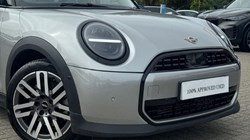 2025 (75) MINI COOPER 1.5 C Classic 3dr Auto 5507338