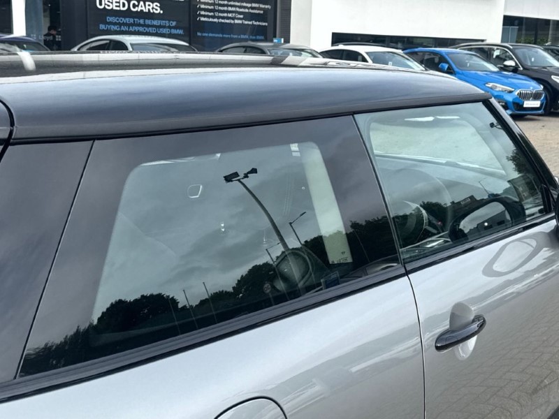 2025 (75) MINI COOPER 1.5 C Classic 3dr Auto 5507348