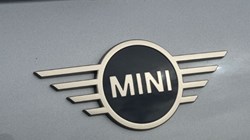 2025 (75) MINI COOPER 1.5 C Classic 3dr Auto 5507342