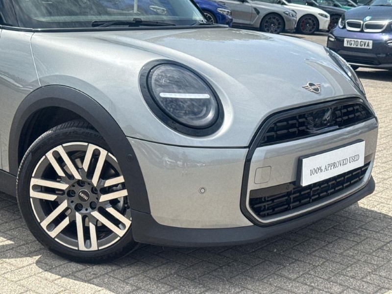 2025 (75) MINI COOPER 1.5 C Classic 3dr Auto 5547000