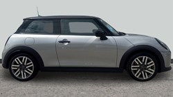 2025 (75) MINI COOPER 1.5 C Classic 3dr Auto 5546963