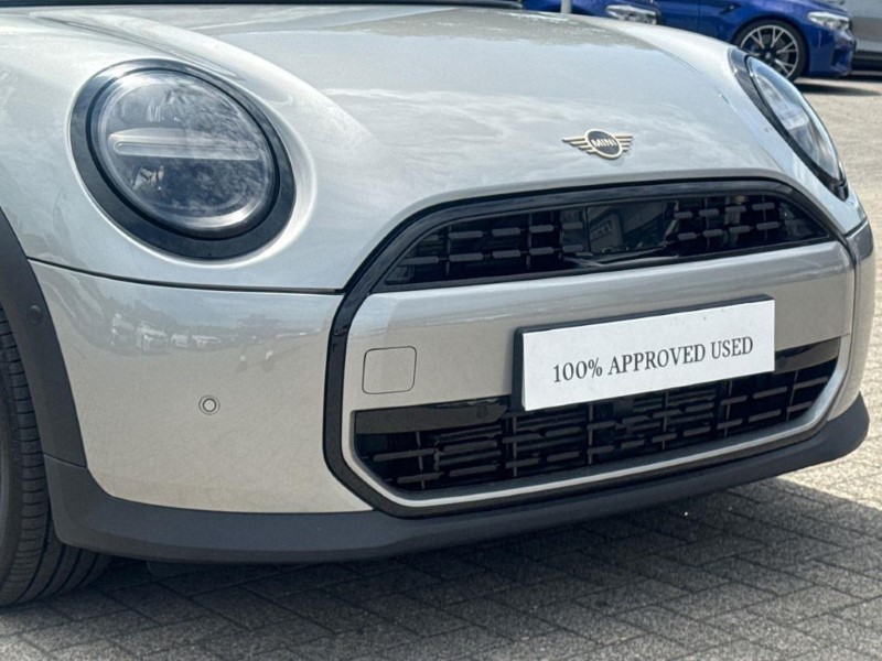 2025 (75) MINI COOPER 1.5 C Classic 3dr Auto 5547001