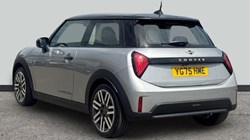 2025 (75) MINI COOPER 1.5 C Classic 3dr Auto 5546962