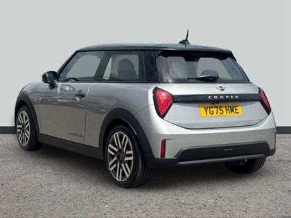 2025 (75) MINI COOPER 1.5 C Classic 3dr Auto