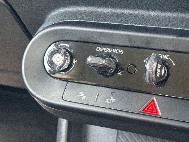 2025 (75) MINI COOPER 1.5 C Classic 3dr Auto 5546979